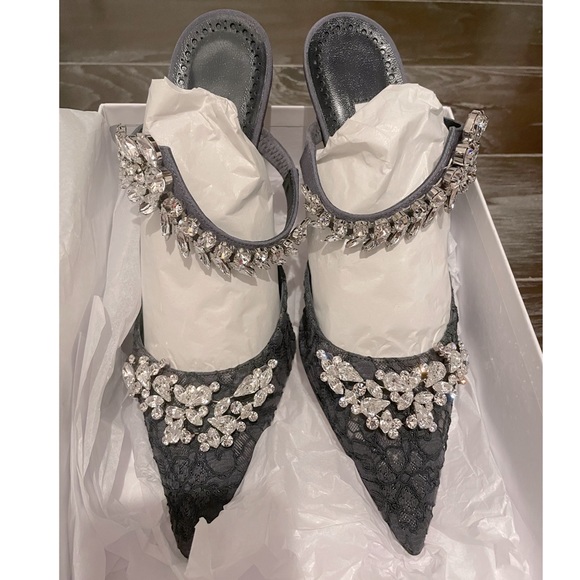 Manolo Blahnik Shoes - Manolo Blahnik Lurum